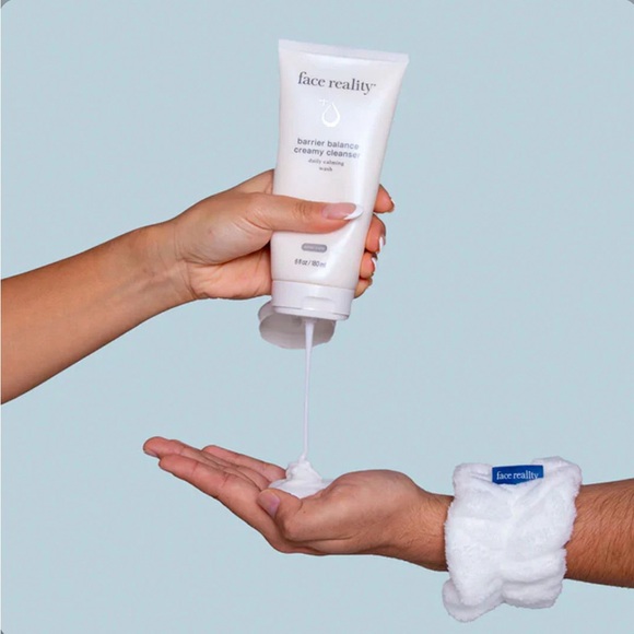 💦 Face Reality Barrier Balance Creamy Cleanser - Picture 3 of 7